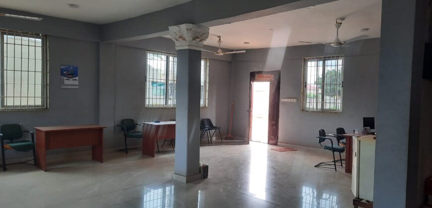 🏭 PROPERTY FOR SALE – WAREHOUSE WITH OFFICES📍 Katamanso (Ashaiman)