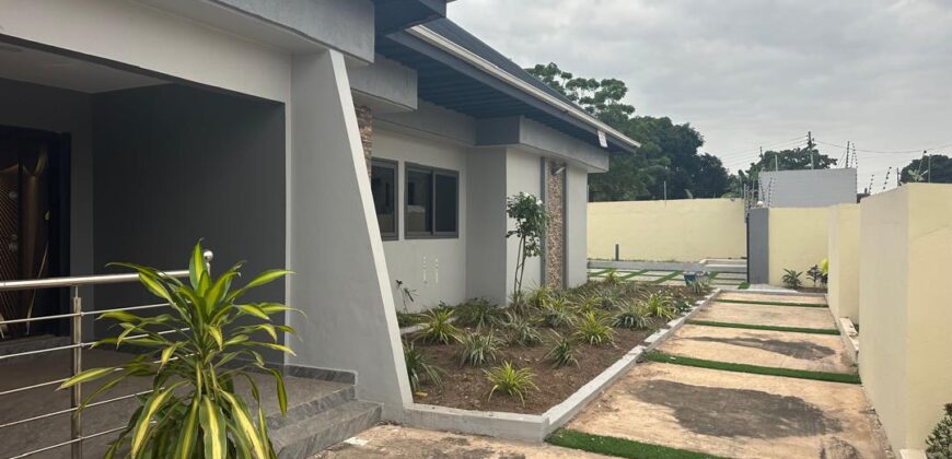 🏡 5-Bedroom House for Rent – Achimota